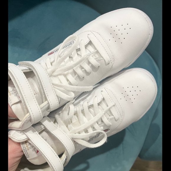 *SOLD* REEBOK - Picture 5 of 11